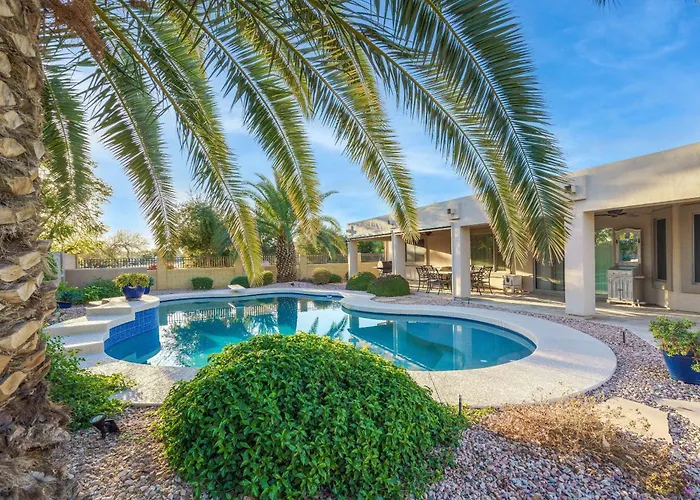 Luxe Pool Bbq & Backyard Paradise Holiday home